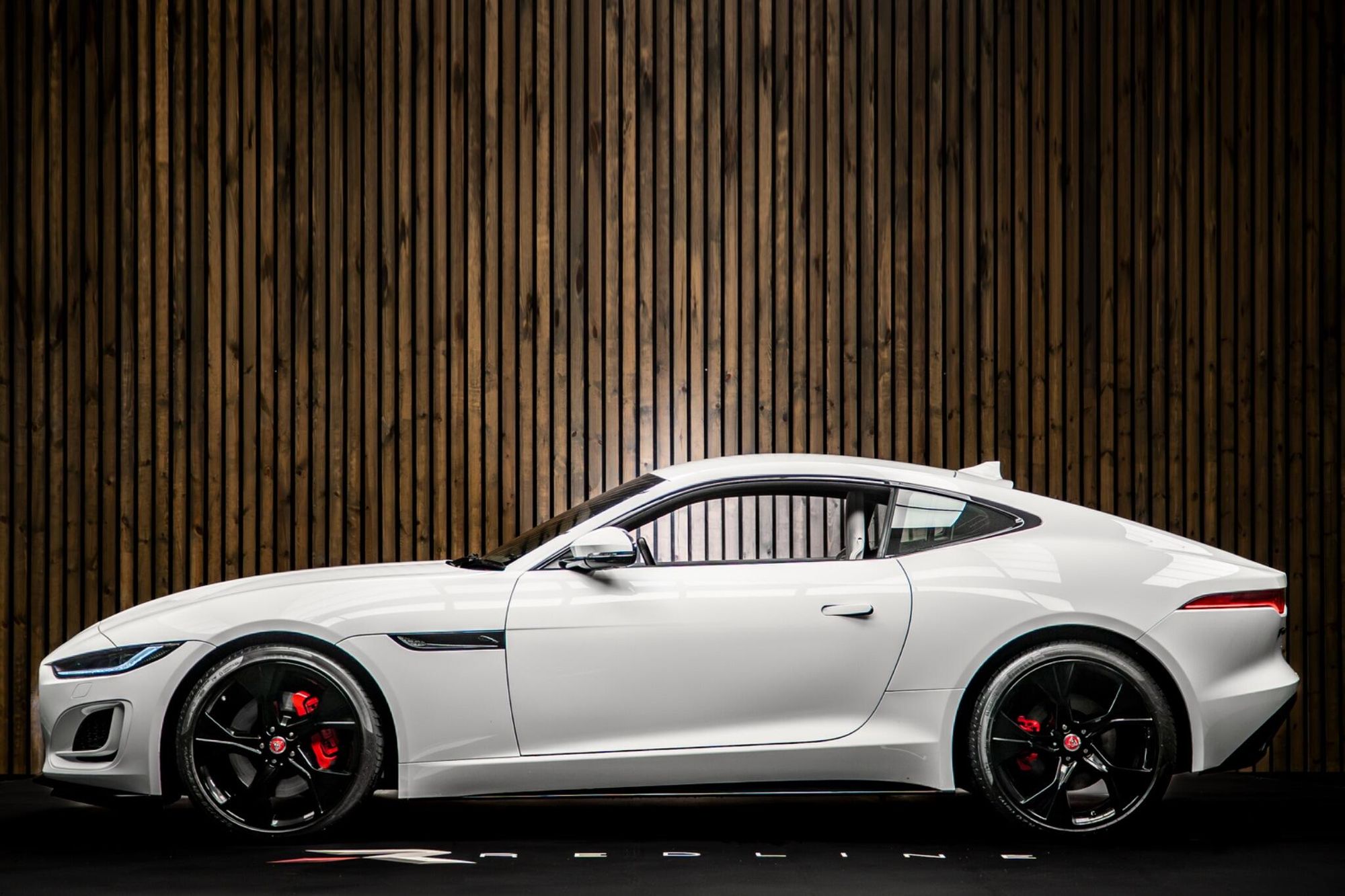 JAGUAR F-TYPE COUPE 2.0 P300 R-Dynamic 2dr Auto for sale UK - Slide 7
