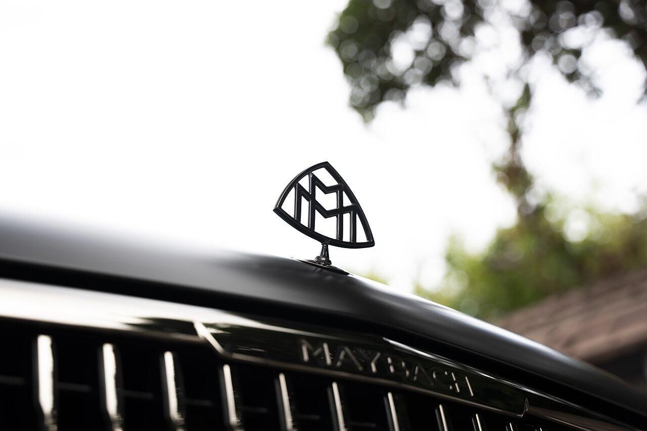 Mercedes-Benz GLS 600 4.0 Maybach First Class Night Series 9G-Tronic 4Matic 5 Door Auto for sale UK - Slide 8