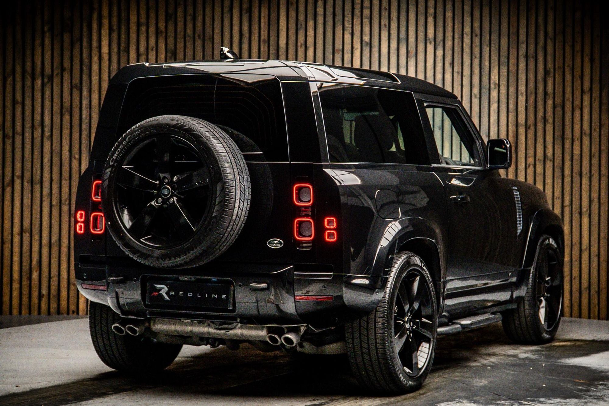 LAND ROVER DEFENDER ESTATE 5.0 P525 V8 90 3dr Auto for sale UK - Slide 4