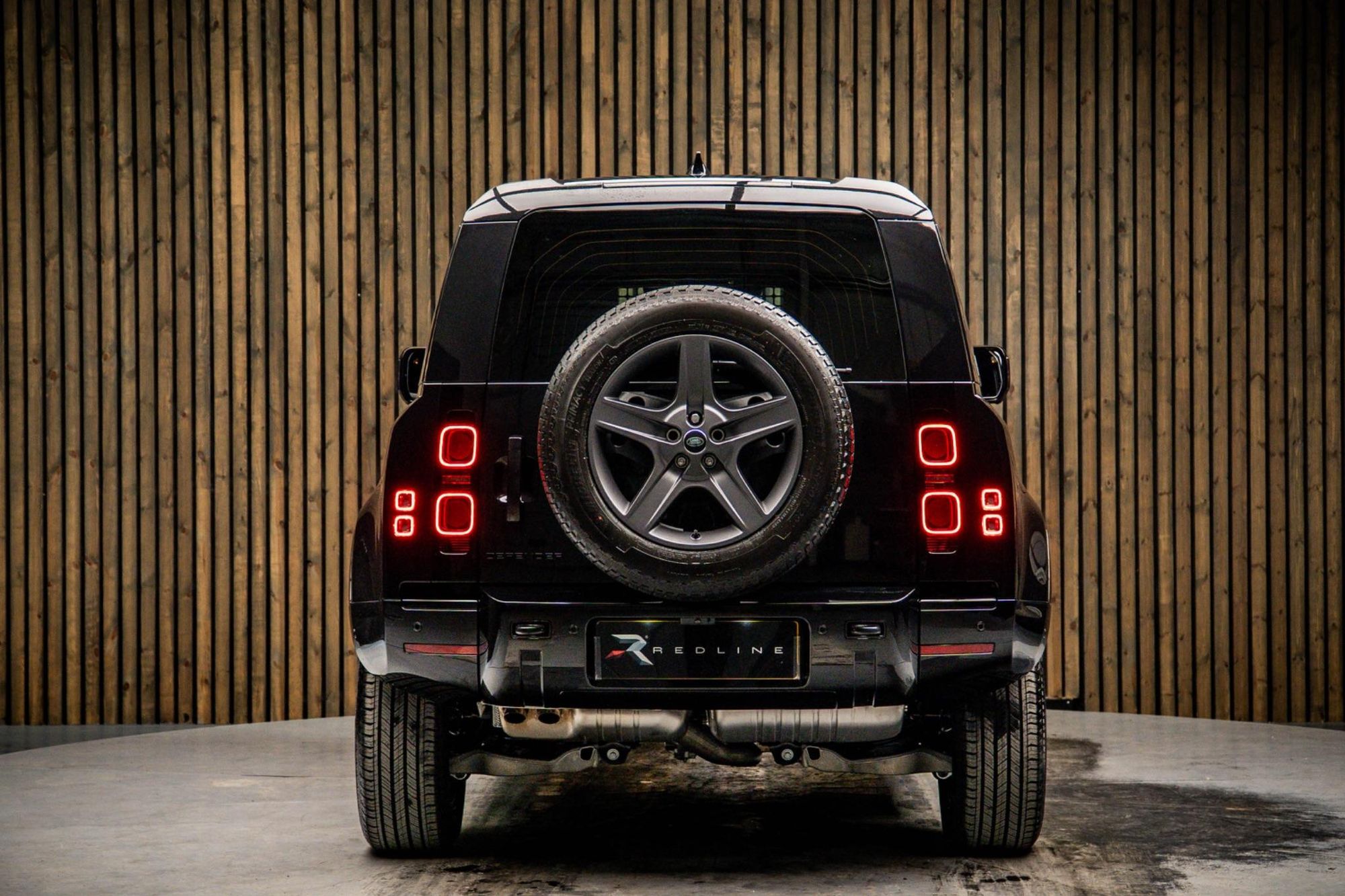 LAND ROVER DEFENDER 90 DIESEL 3.0 D250 Hard Top X-Dynamic SE Auto for sale UK - Slide 6