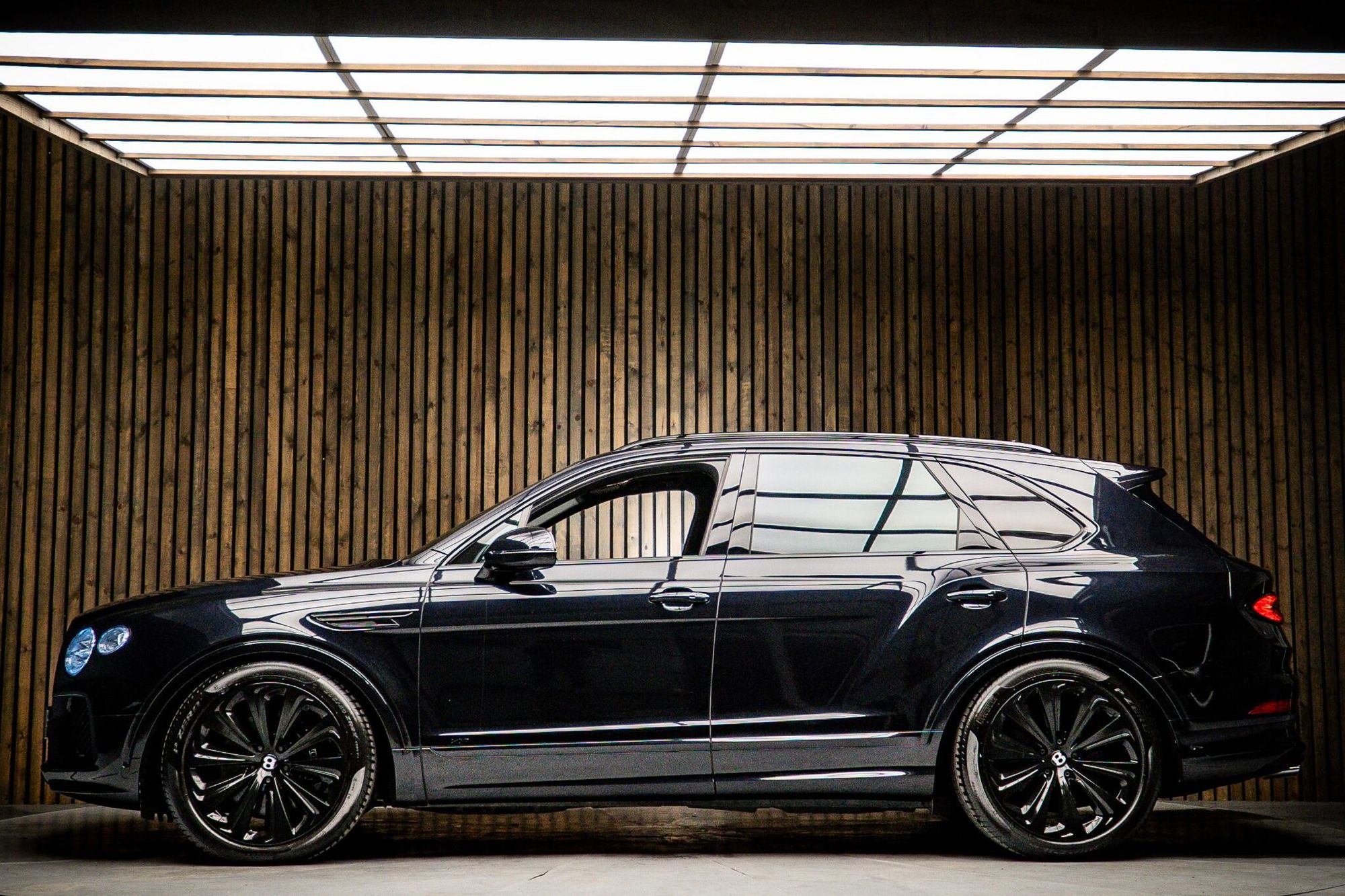 BENTLEY BENTAYGA ESTATE 4.0 V8 5dr Auto for sale UK - Slide 7