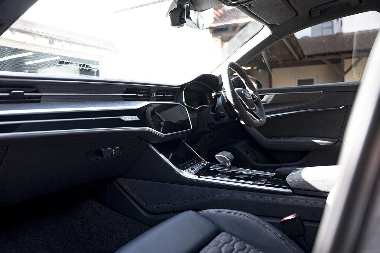 AUDI RS6 RS 6 AVANT RS 6 TFSI Quattro Performance 5dr Tiptronic for sale UK - Slide 9