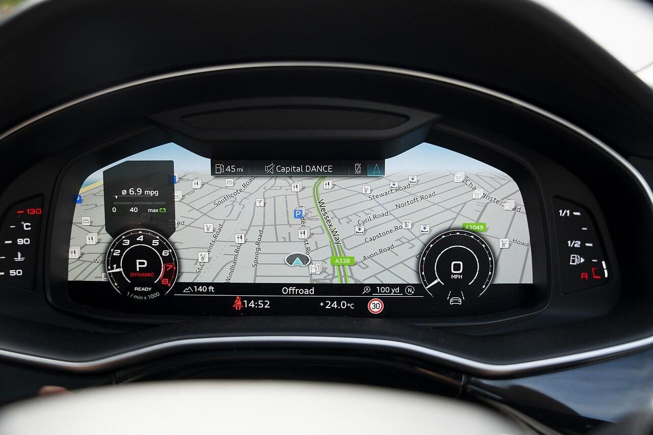 AUDI Q8 ESTATE SQ8 TFSI Quattro Vorsprung 5dr Tiptronic for sale UK - Slide 10