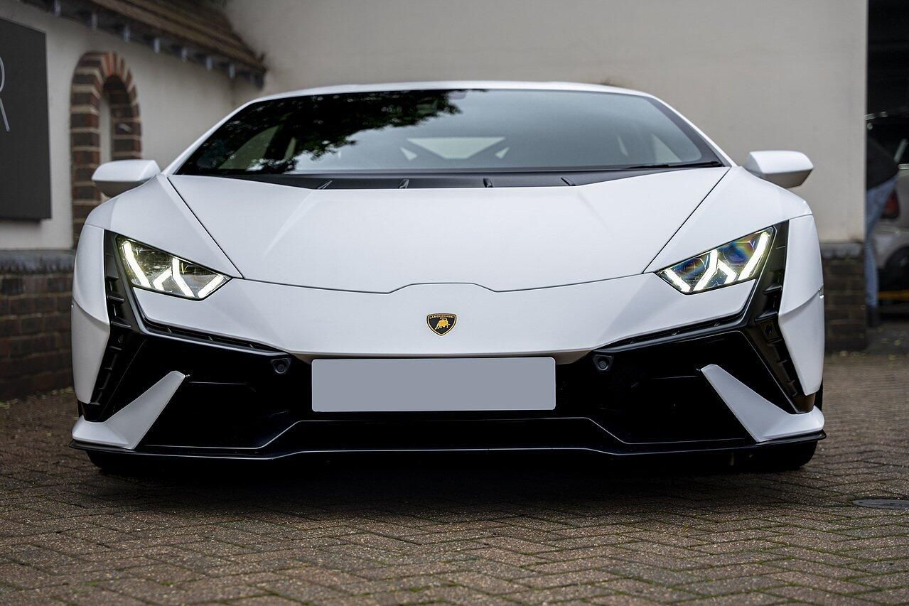LAMBORGHINI HURACAN COUPE LP 640-4 Performante 2dr LDF for sale UK - Slide 2