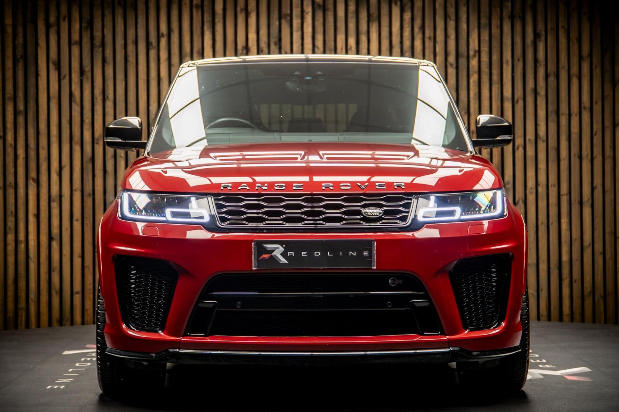 LAND ROVER RANGE ROVER SPORT ESTATE 5.0 P575 S/C SVR 5dr Auto for sale UK - Slide 4