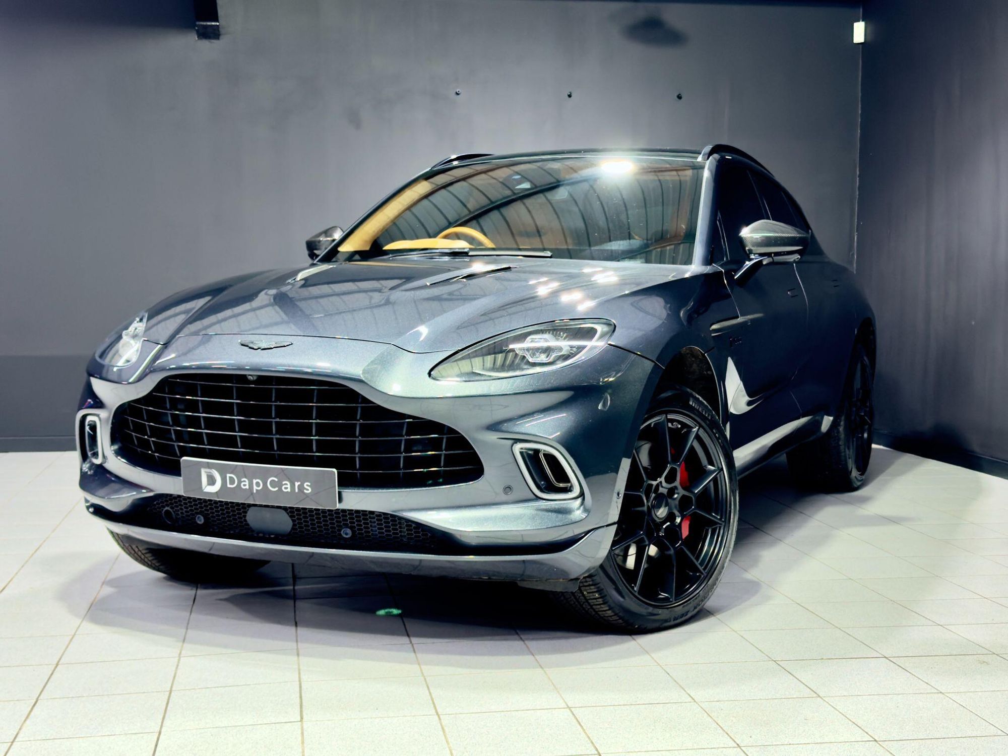 ASTON MARTIN DBX ESTATE V8 DBX707 5dr Touchtronic for sale UK - Slide 3