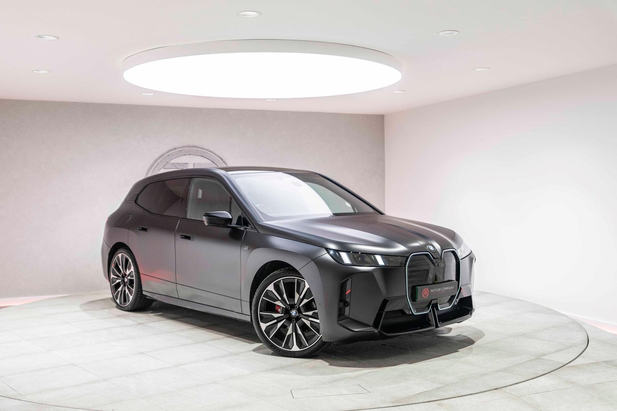 BMW iX ESTATE 485kW M70 xDrive 112kWh 5dr Auto for sale UK - Slide 6