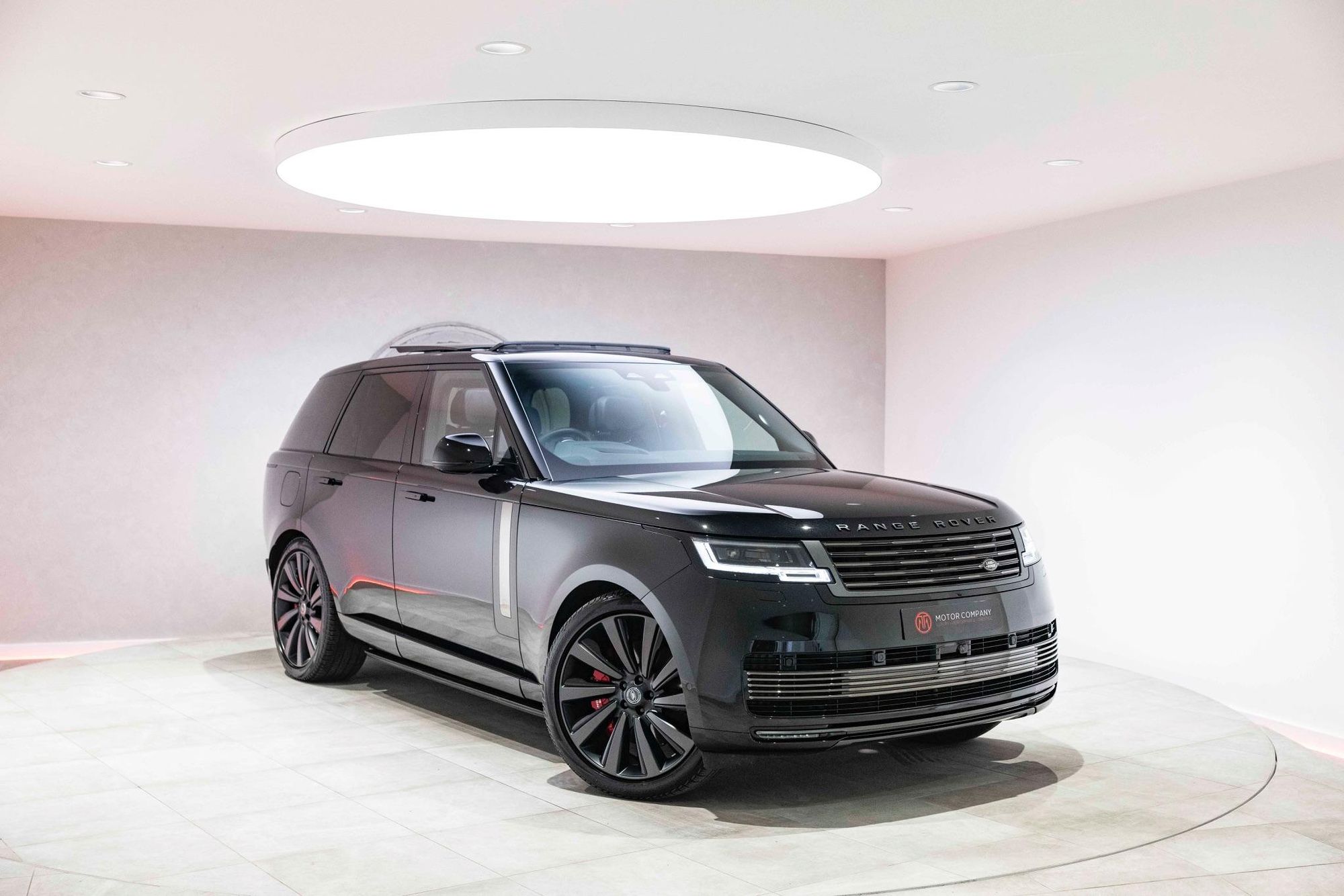 LAND ROVER RANGE ROVER ESTATE 4.4 P615 V8 SV 4dr Auto