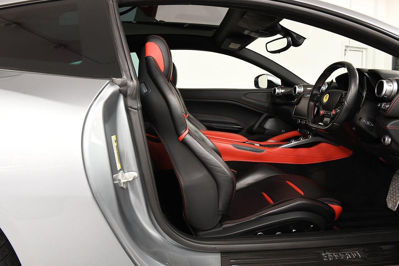 FERRARI GTC4 LUSSO COUPE T 2dr Auto for sale UK - Slide 6