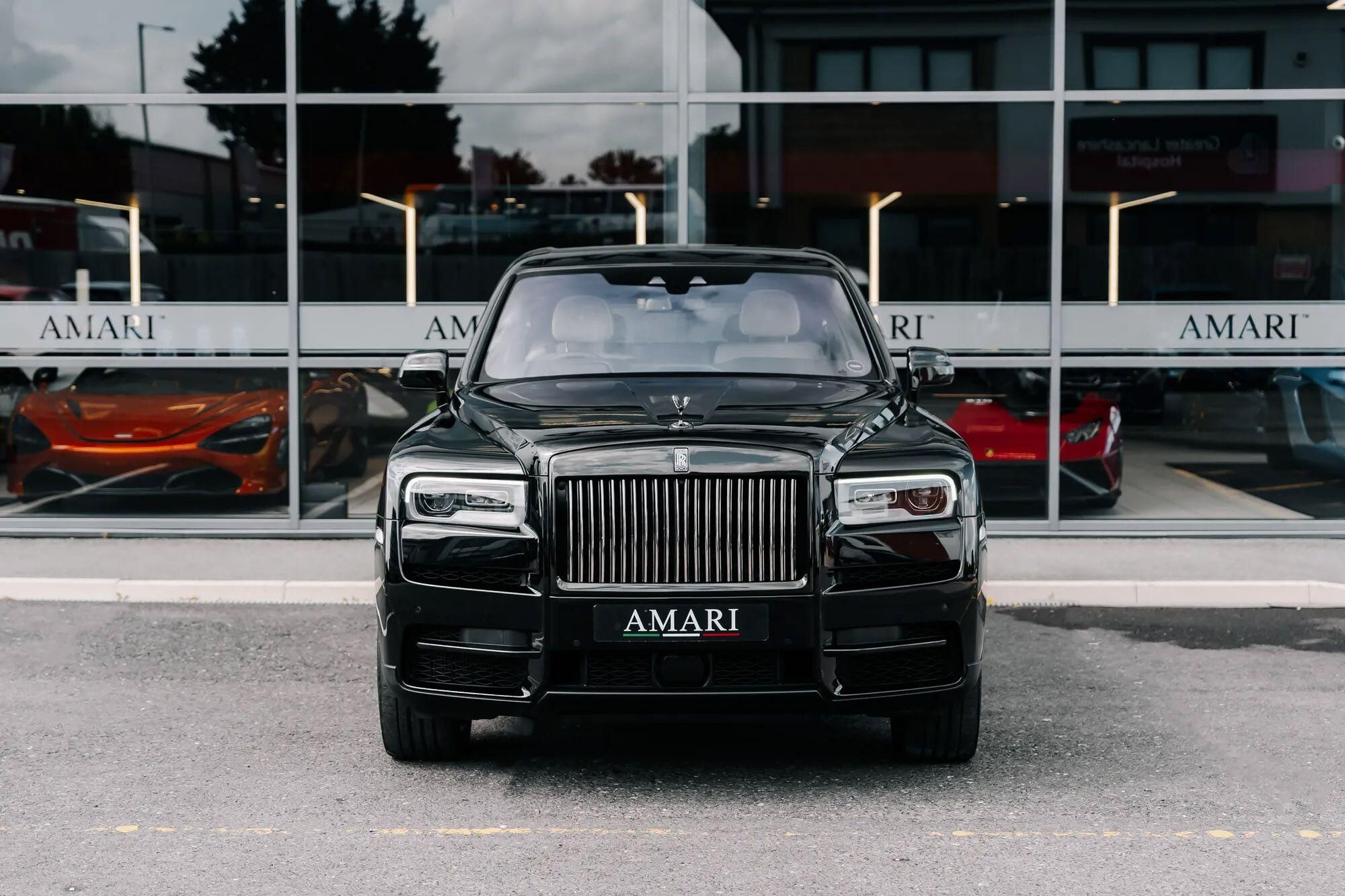 ROLLS-ROYCE CULLINAN ESTATE Black Badge 5dr Auto for sale UK - Slide 5
