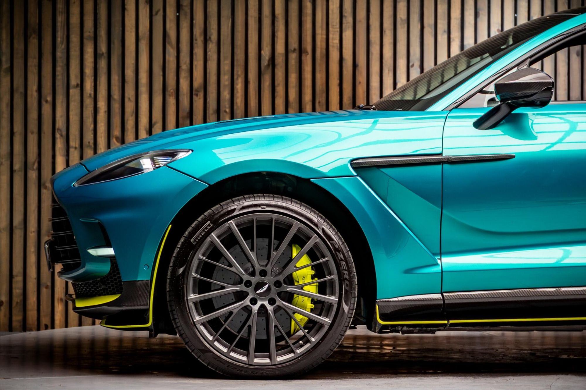 ASTON MARTIN DBX ESTATE V8 DBX707 5dr Touchtronic for sale UK - Slide 9