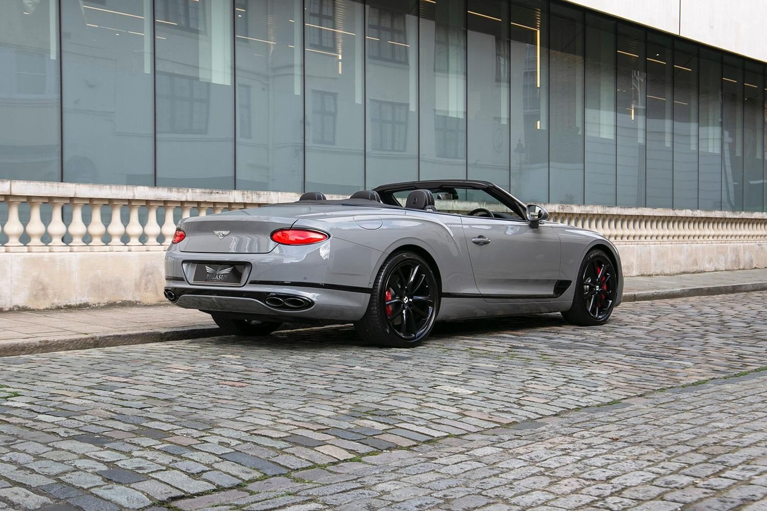 BENTLEY CONTINENTAL GTC CONVERTIBLE 4.0 V8 S 2dr Auto for sale UK - Slide 9