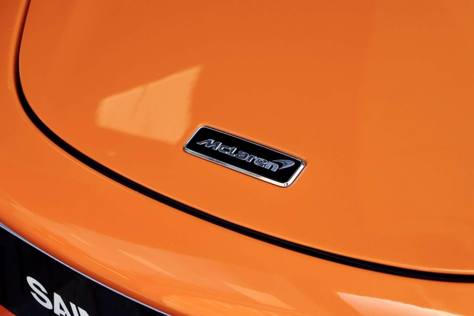 MCLAREN 750S SPIDER V8 2dr SSG Auto for sale UK - Slide 6