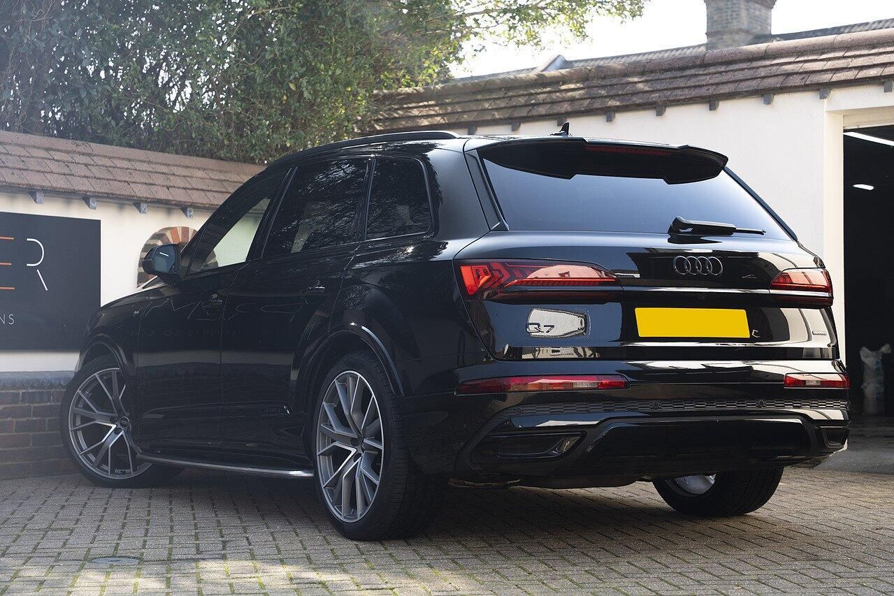 AUDI Q7 ESTATE 55 TFSI Quattro Vorsprung 5dr Tiptronic for sale UK - Slide 5