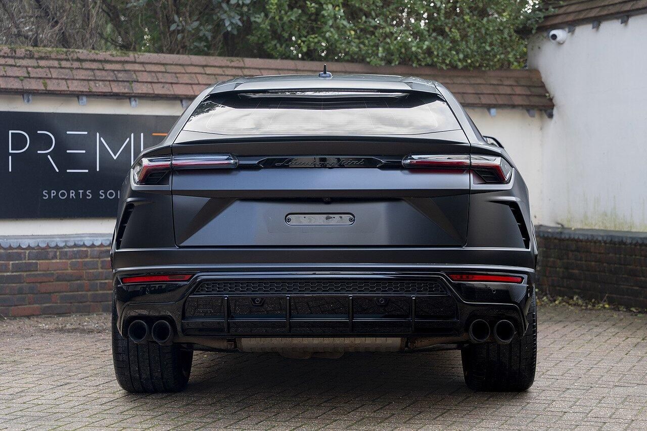 LAMBORGHINI URUS ESTATE 4.0T FSI V8 5dr Auto for sale UK - Slide 5