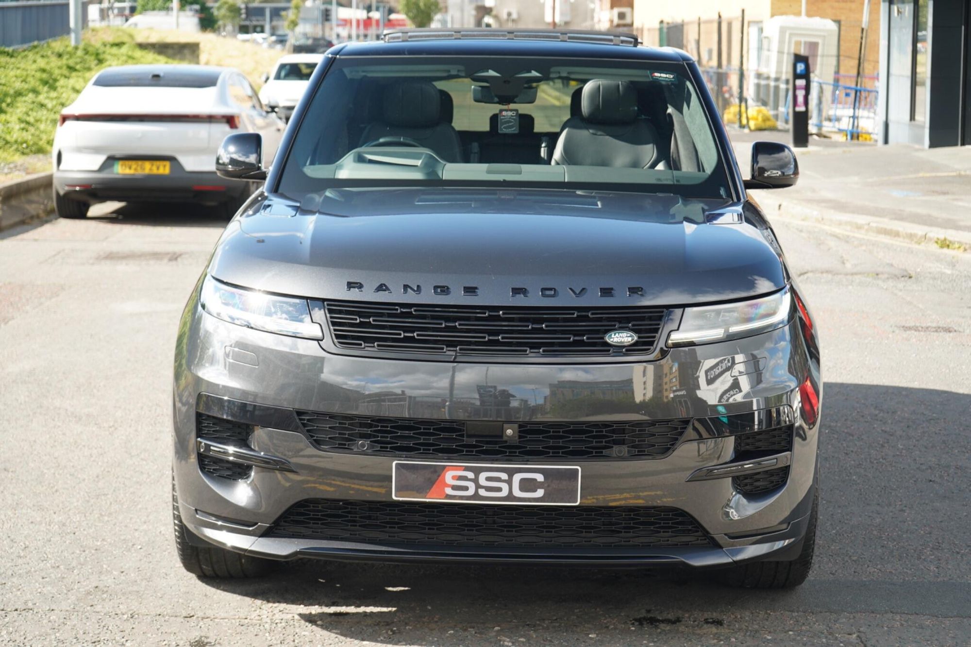 LAND ROVER RANGE ROVER SPORT DIESEL ESTATE 3.0 D350 Autobiography 5dr Auto for sale UK - Slide 6