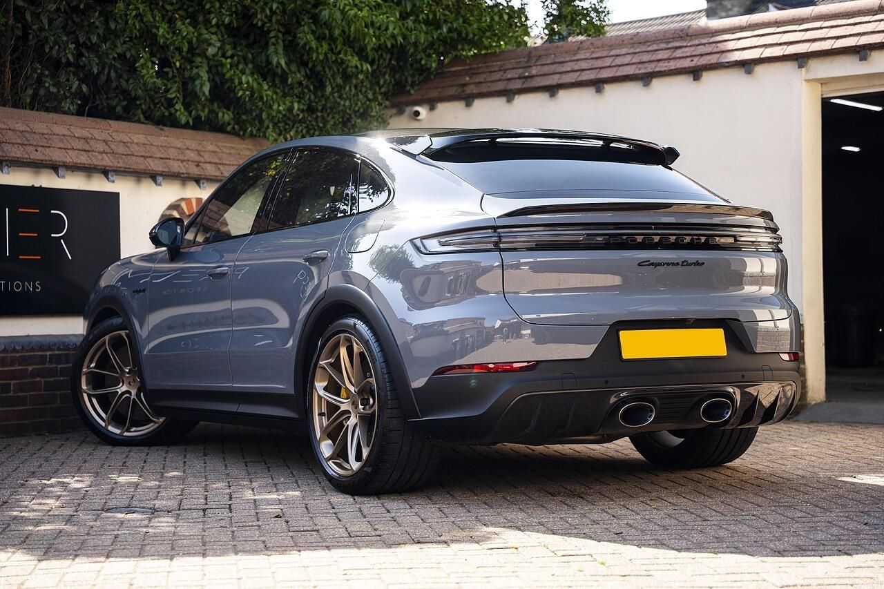 PORSCHE CAYENNE COUPE Turbo E-Hybrid 5dr Tiptronic S for sale UK - Slide 5
