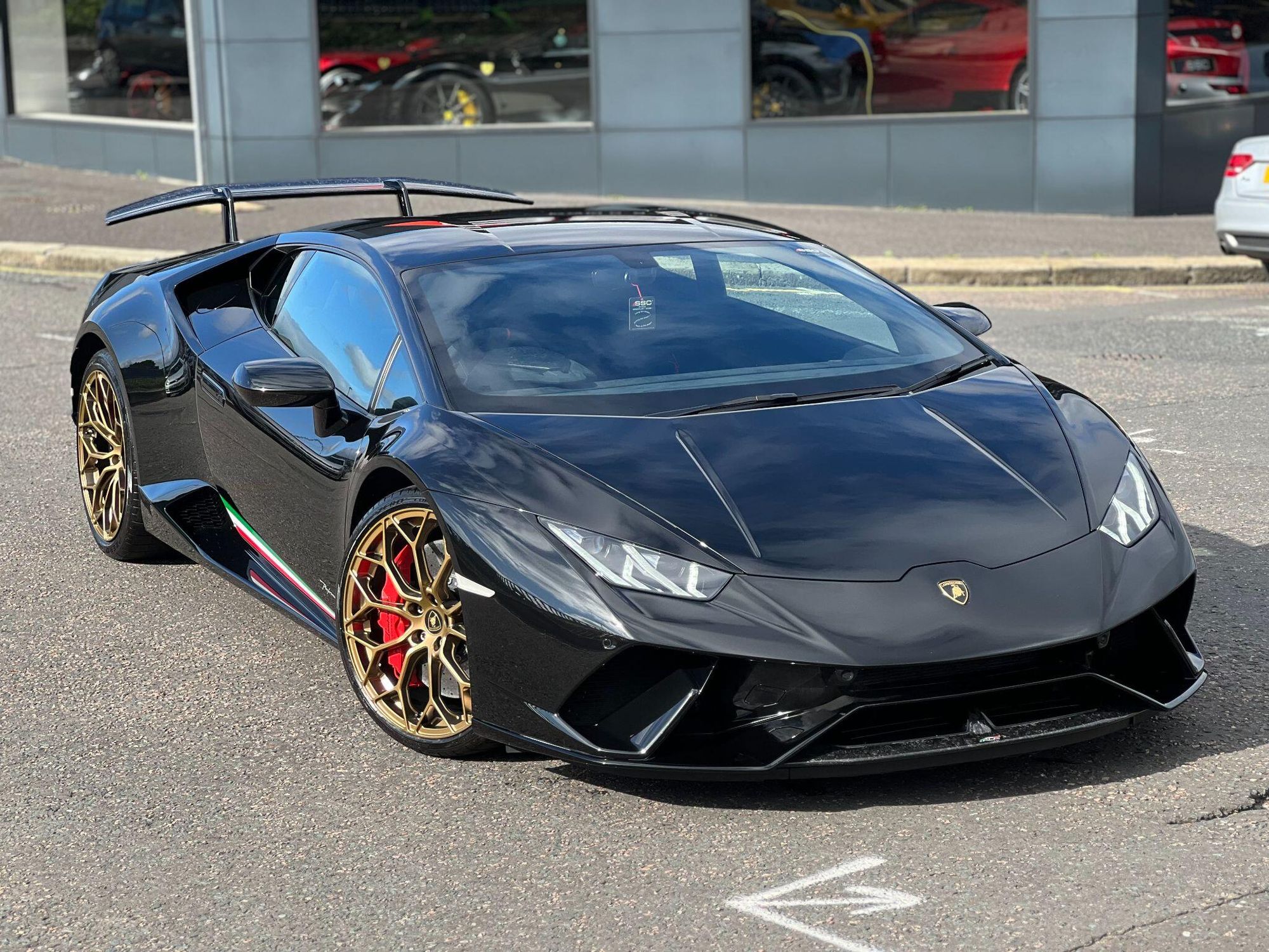 LAMBORGHINI HURACAN COUPE LP 640-4 Performante 2dr LDF for sale UK - Slide 4