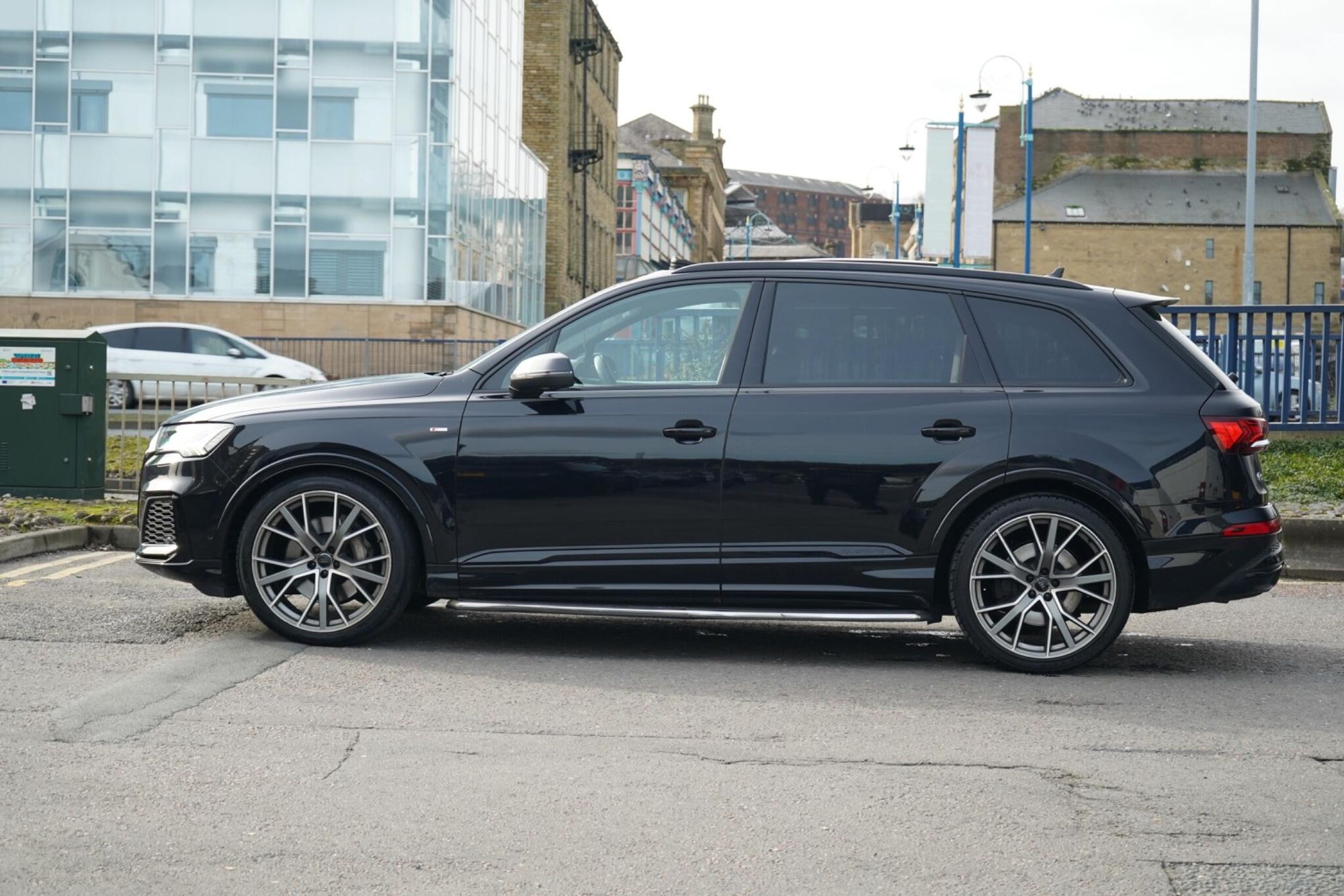 AUDI Q7 ESTATE 55 TFSI Quattro Vorsprung 5dr Tiptronic for sale UK - Slide 9