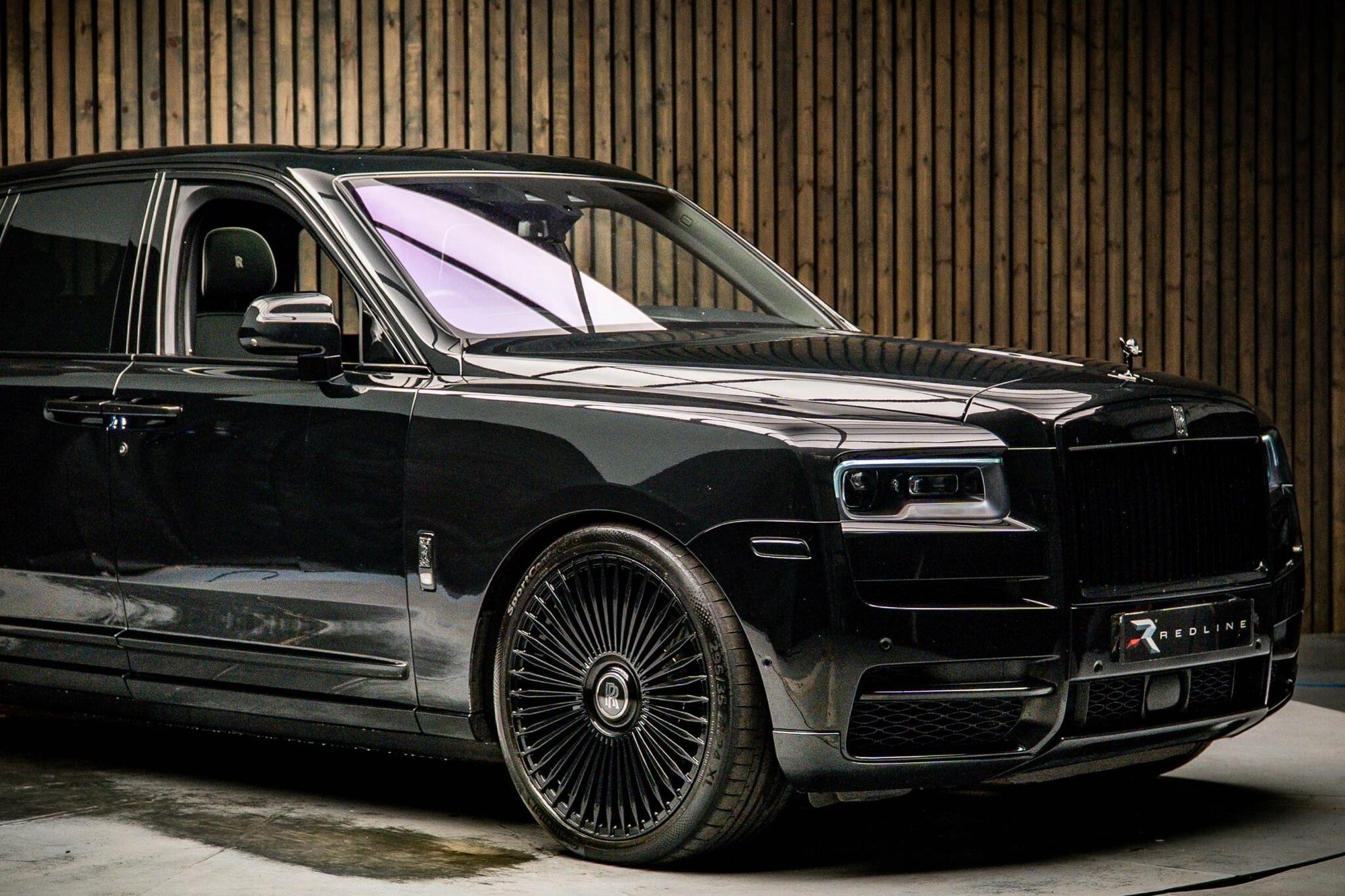 ROLLS-ROYCE CULLINAN ESTATE 5dr Auto for sale UK - Slide 10