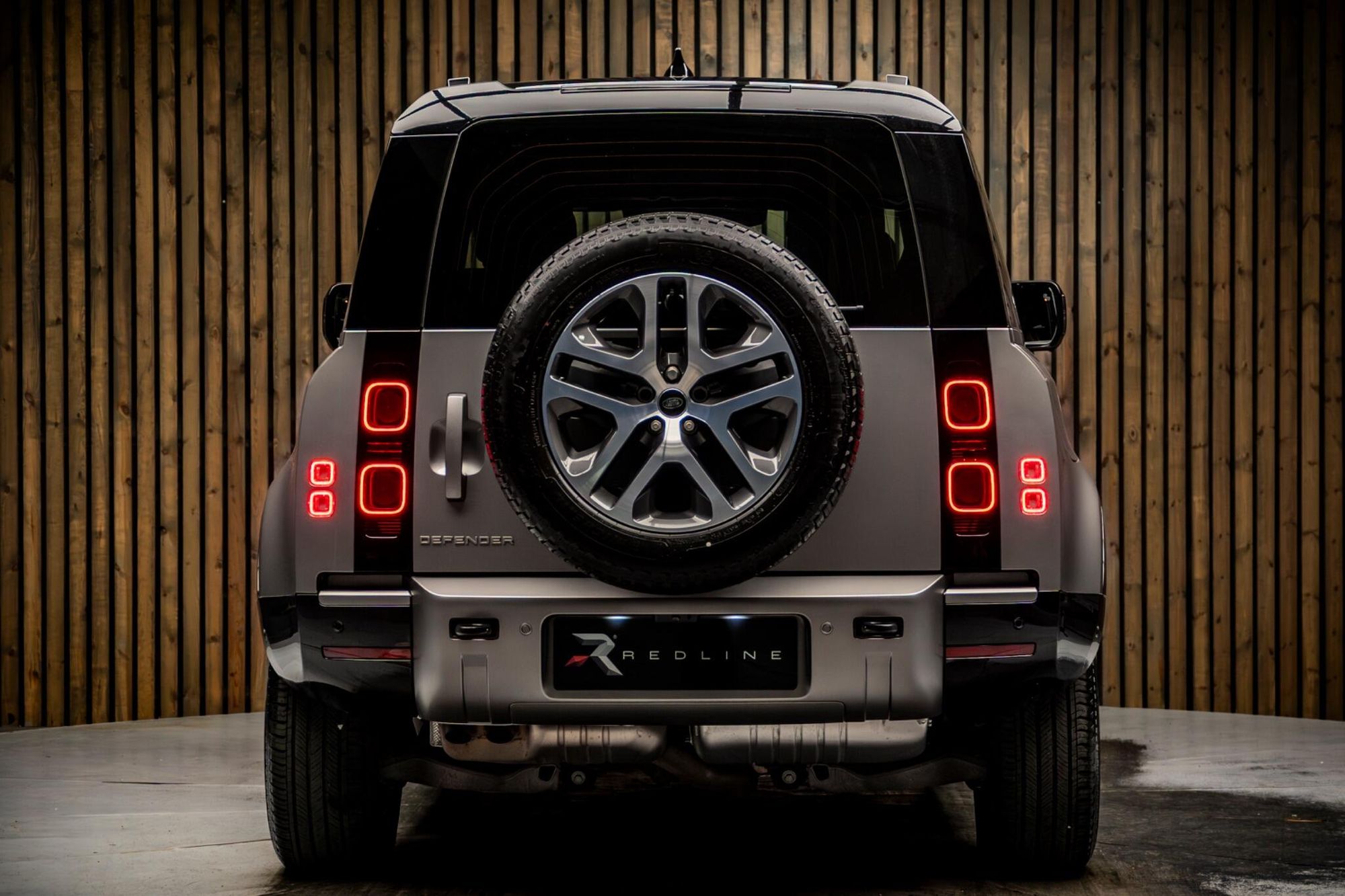 LAND ROVER DEFENDER DIESEL ESTATE 3.0 D350 X-Dynamic HSE 90 3dr Auto for sale UK - Slide 6