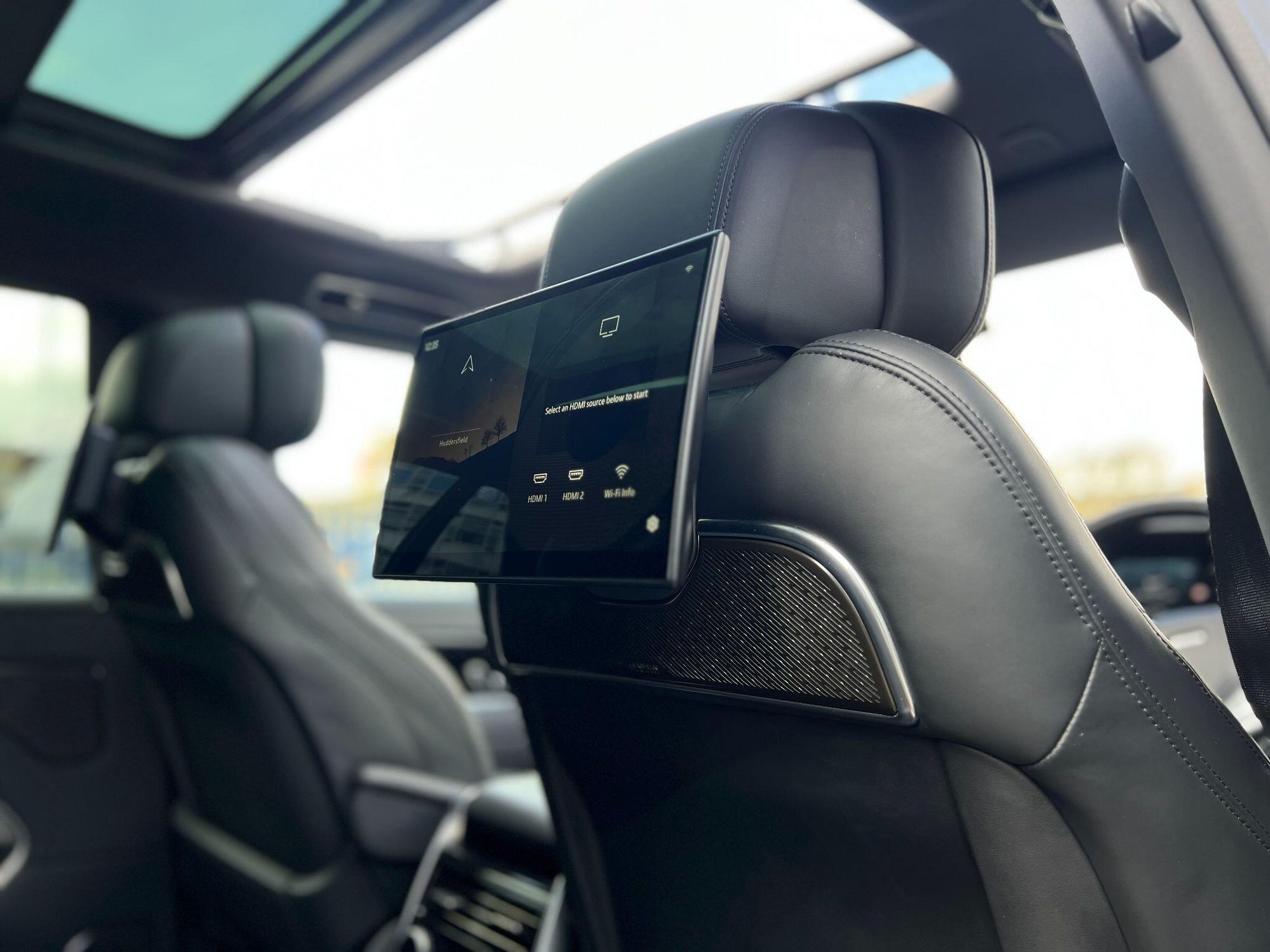 LAND ROVER RANGE ROVER DIESEL ESTATE 3.0 D350 Autobiography LWB 4dr Auto [7 Seat] for sale UK - Slide 4