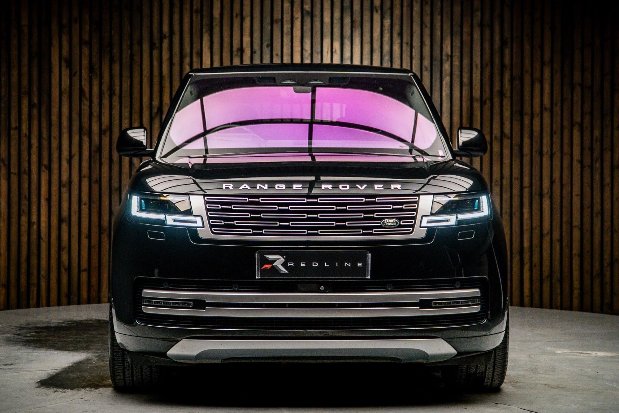 LAND ROVER RANGE ROVER ESTATE 3.0 P440e Autobiography 4dr Auto for sale UK - Slide 5