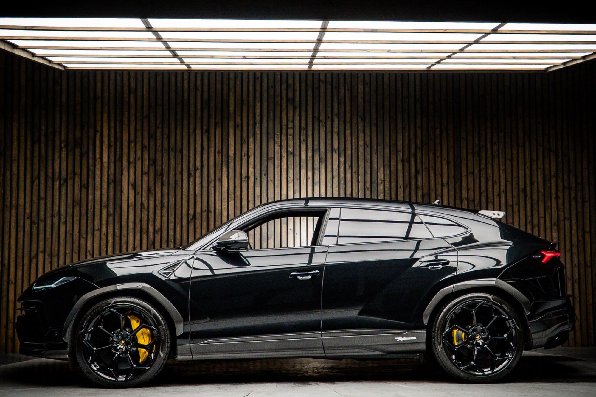 LAMBORGHINI URUS ESTATE 4.0T FSI V8 Performante 5dr Auto for sale UK - Slide 7