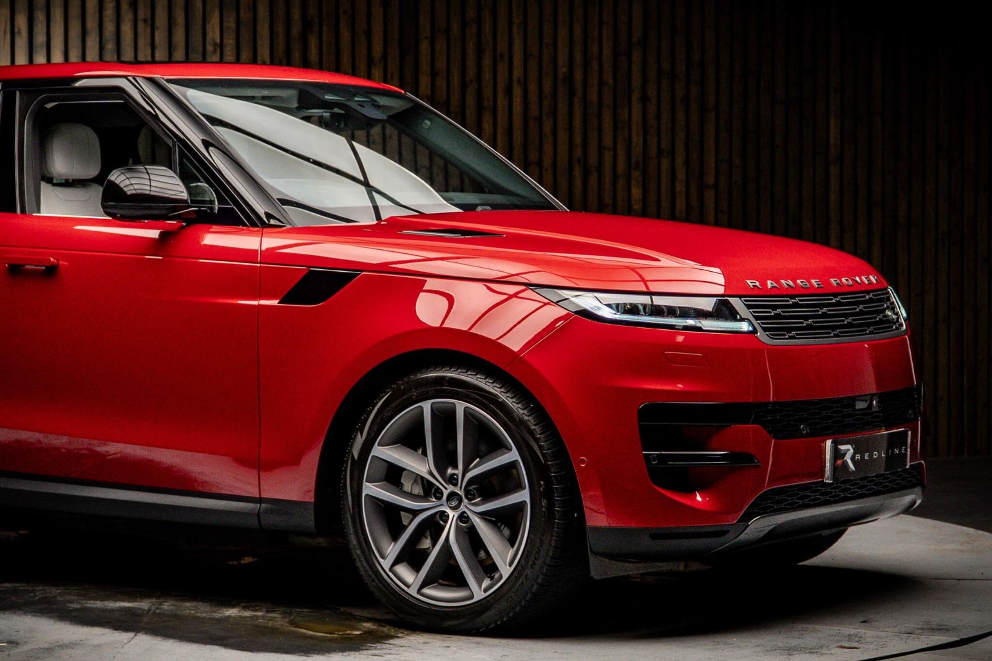 LAND ROVER RANGE ROVER SPORT ESTATE 3.0 P440e SE 5dr Auto for sale UK - Slide 9