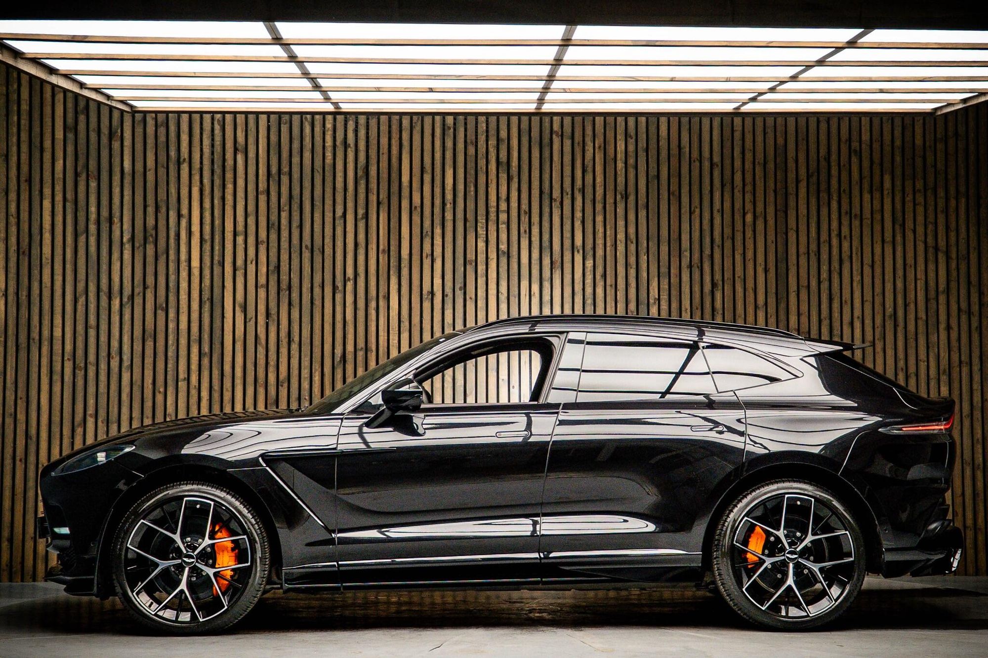 ASTON MARTIN DBX ESTATE V8 DBX707 5dr Touchtronic for sale UK - Slide 7