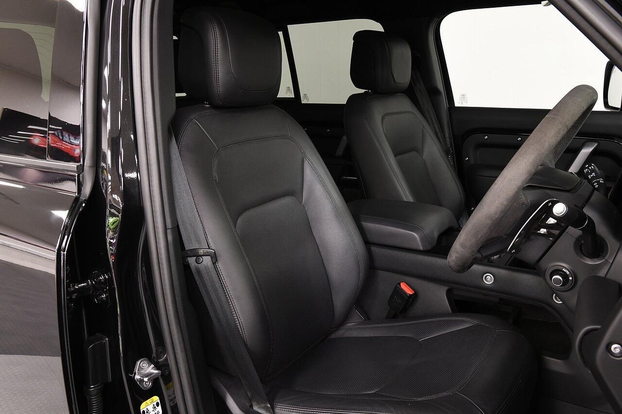 LAND ROVER DEFENDER ESTATE 5.0 P525 V8 110 5dr Auto for sale UK - Slide 8
