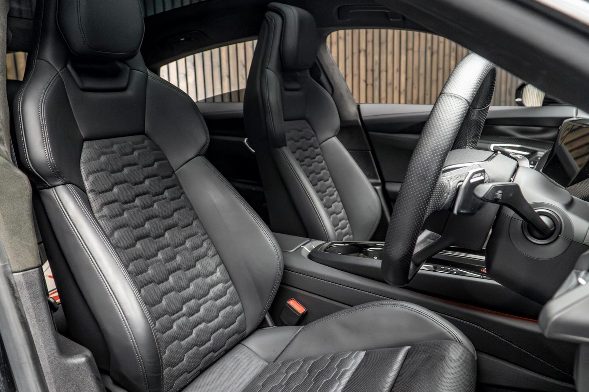 AUDI E-TRON GT SALOON 390kW Quattro 93kWh Vorsprung 4dr Auto for sale UK - Slide 2