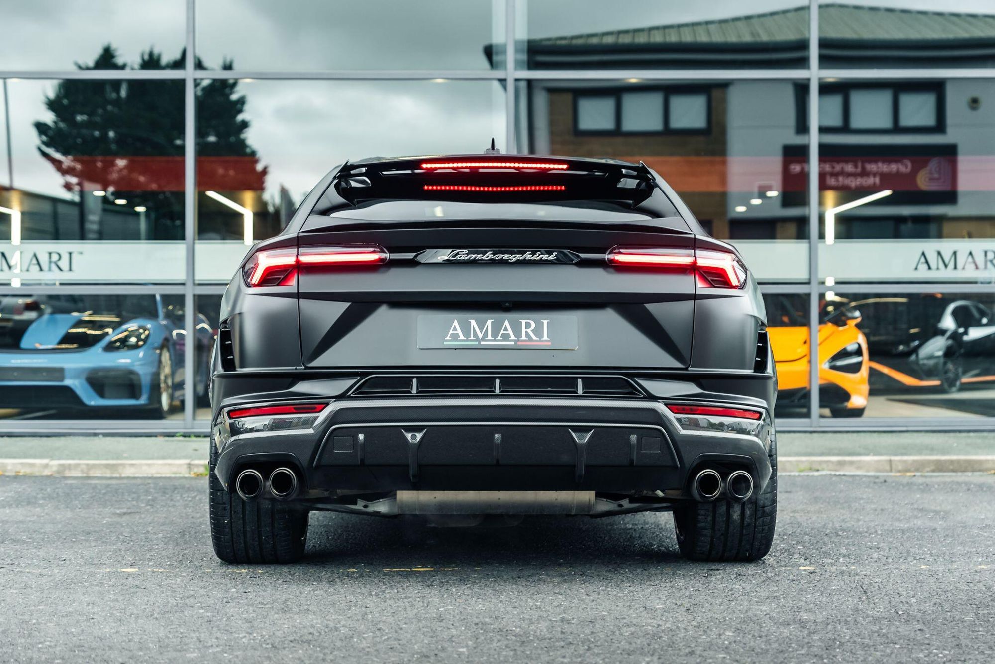 LAMBORGHINI URUS ESTATE 4.0T FSI V8 Performante 5dr Auto for sale UK - Slide 7