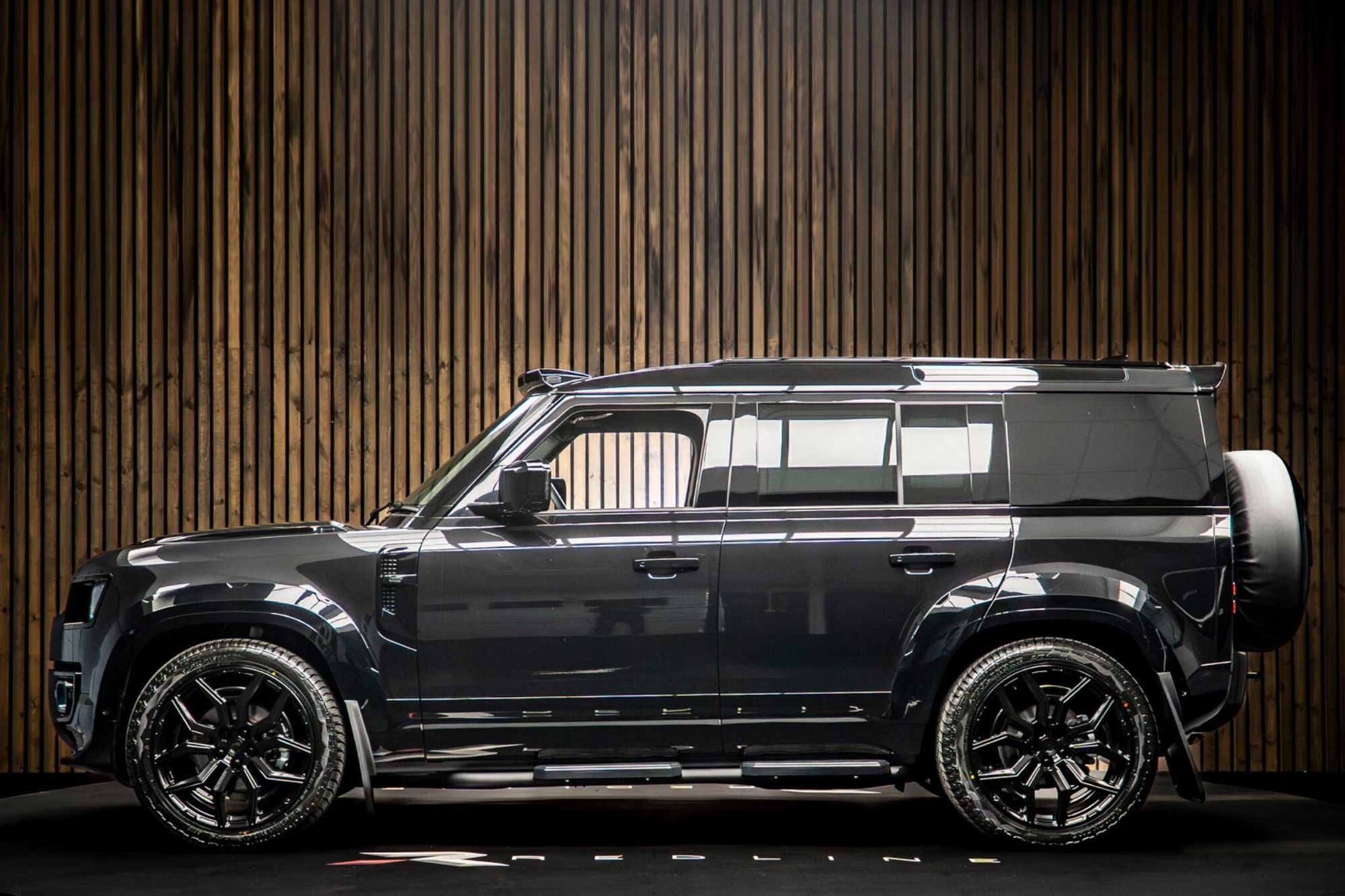 LAND ROVER DEFENDER 110 DIESEL 3.0 D250 Hard Top X-Dynamic SE Auto for sale UK - Slide 7