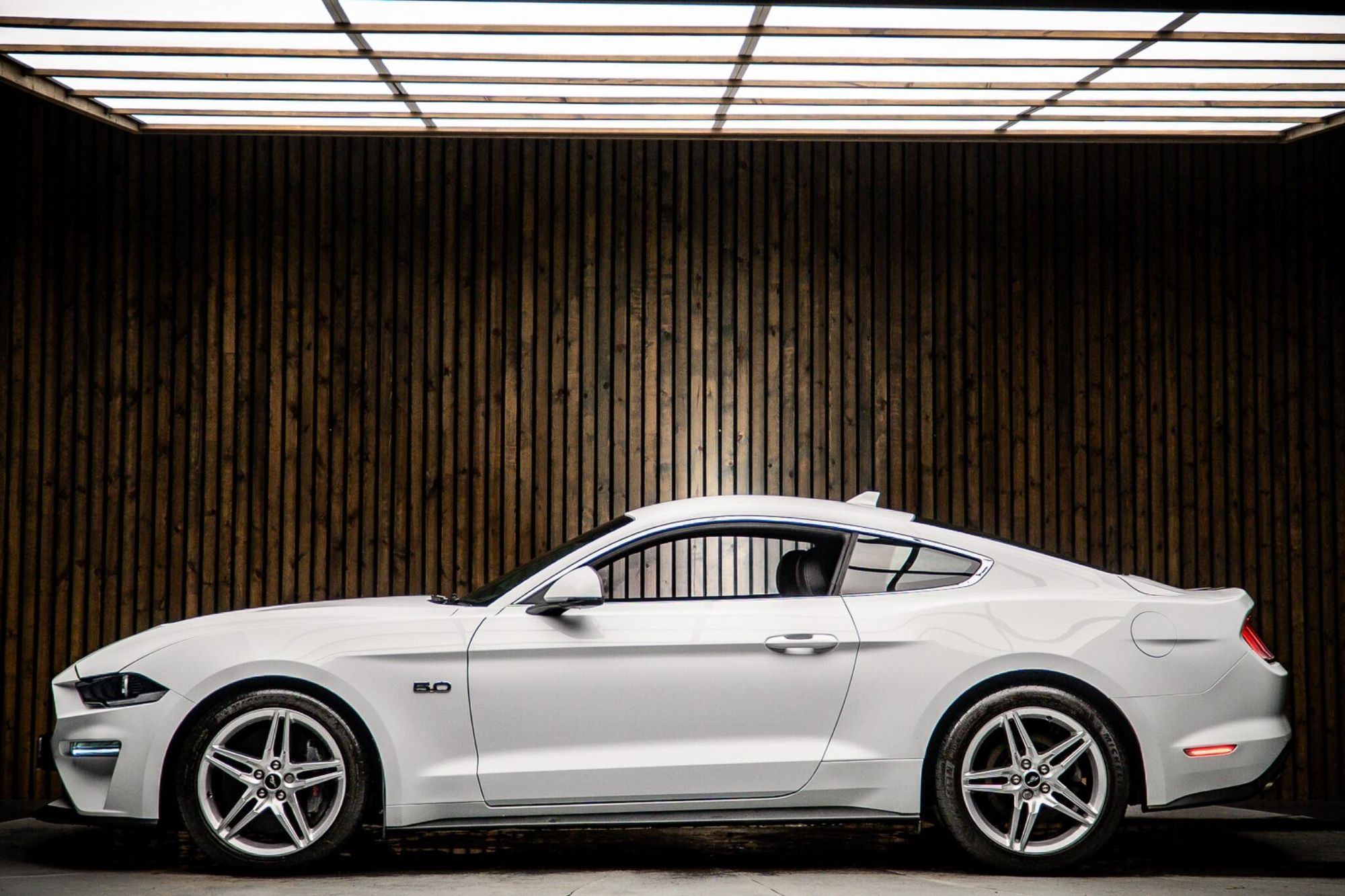 FORD MUSTANG FASTBACK 5.0 V8 GT 2dr Auto for sale UK - Slide 7