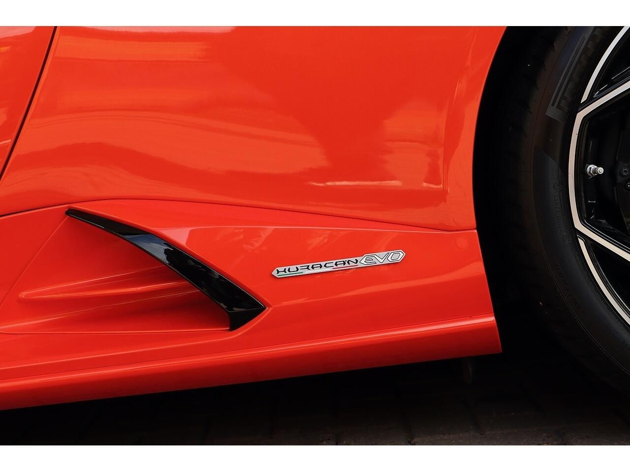 LAMBORGHINI HURACAN COUPE LP 640-4 Performante 2dr LDF for sale UK - Slide 9