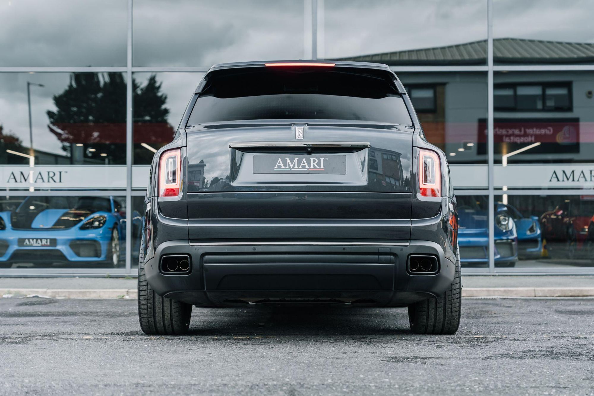 ROLLS-ROYCE CULLINAN ESTATE Black Badge 5dr Auto for sale UK - Slide 8