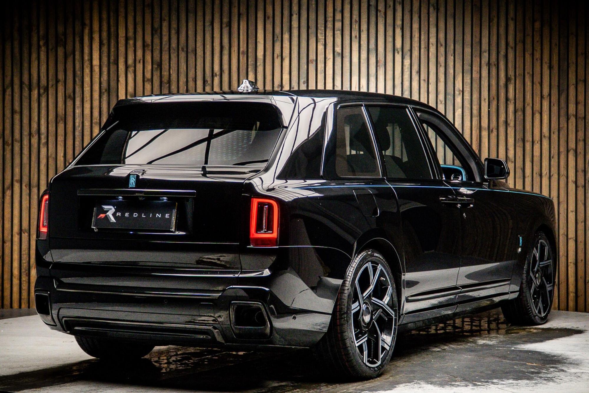 ROLLS-ROYCE CULLINAN ESTATE II Black Badge 5dr Auto for sale UK - Slide 4