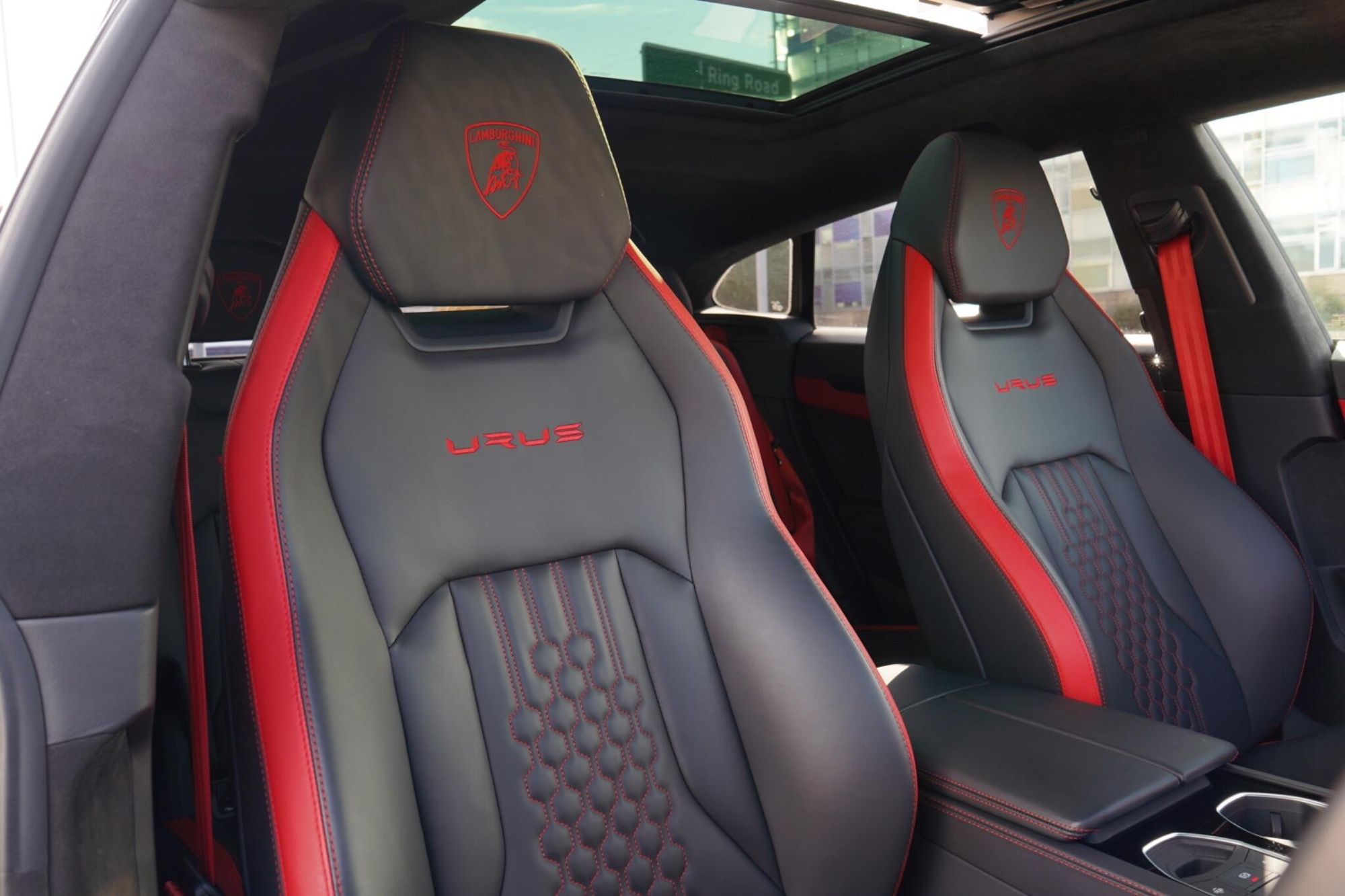 LAMBORGHINI URUS ESTATE 4.0T FSI V8 S 5dr Auto for sale UK - Slide 3