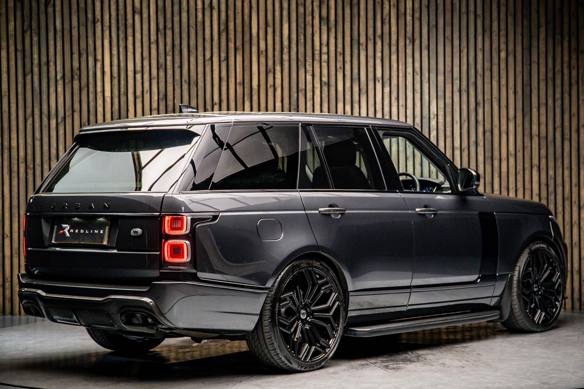 LAND ROVER RANGE ROVER DIESEL ESTATE 3.0 SDV6 Vogue 4dr Auto for sale UK - Slide 4