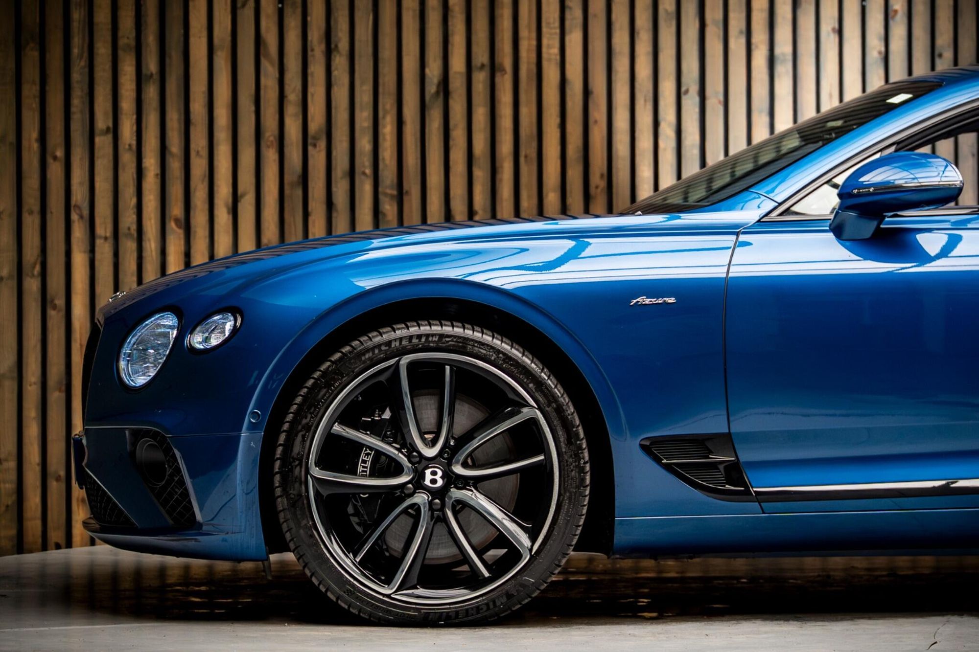 BENTLEY CONTINENTAL GT COUPE 4.0 V8 Azure 2dr Auto for sale UK - Slide 9