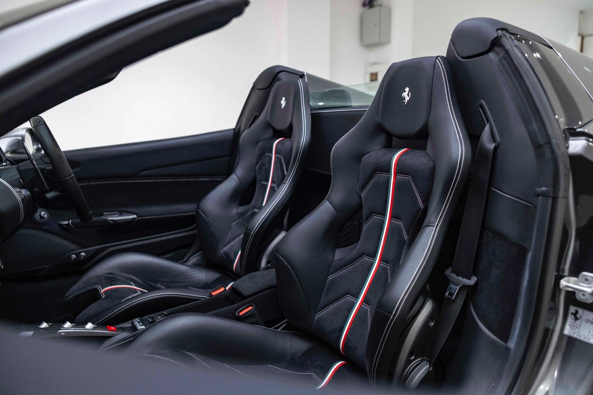 FERRARI 488 CONVERTIBLE Spider 2dr Auto for sale UK - Slide 3