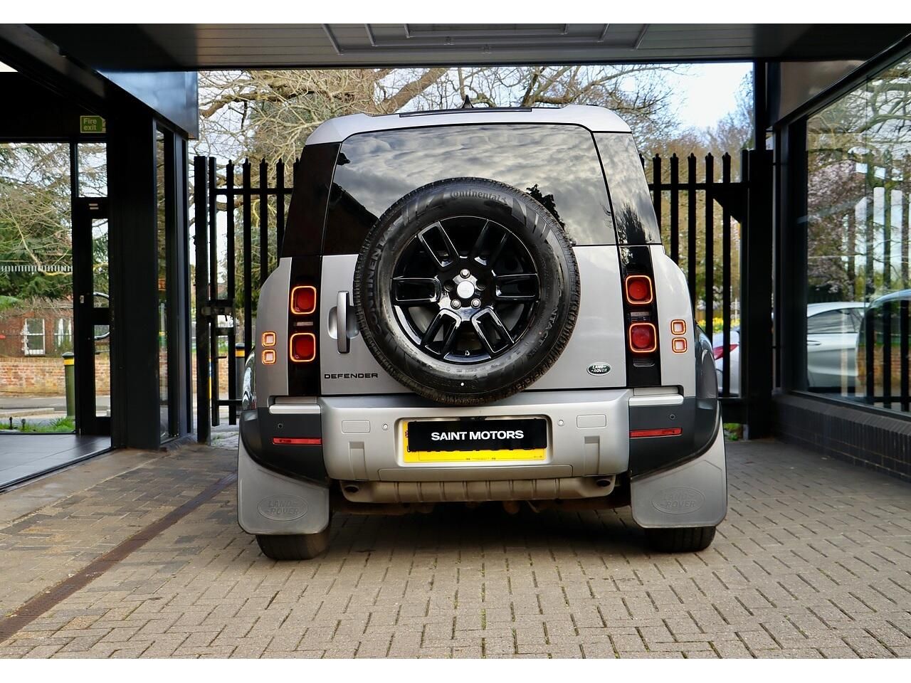 LAND ROVER DEFENDER ESTATE 2.0 P300 S 110 5dr Auto for sale UK - Slide 5