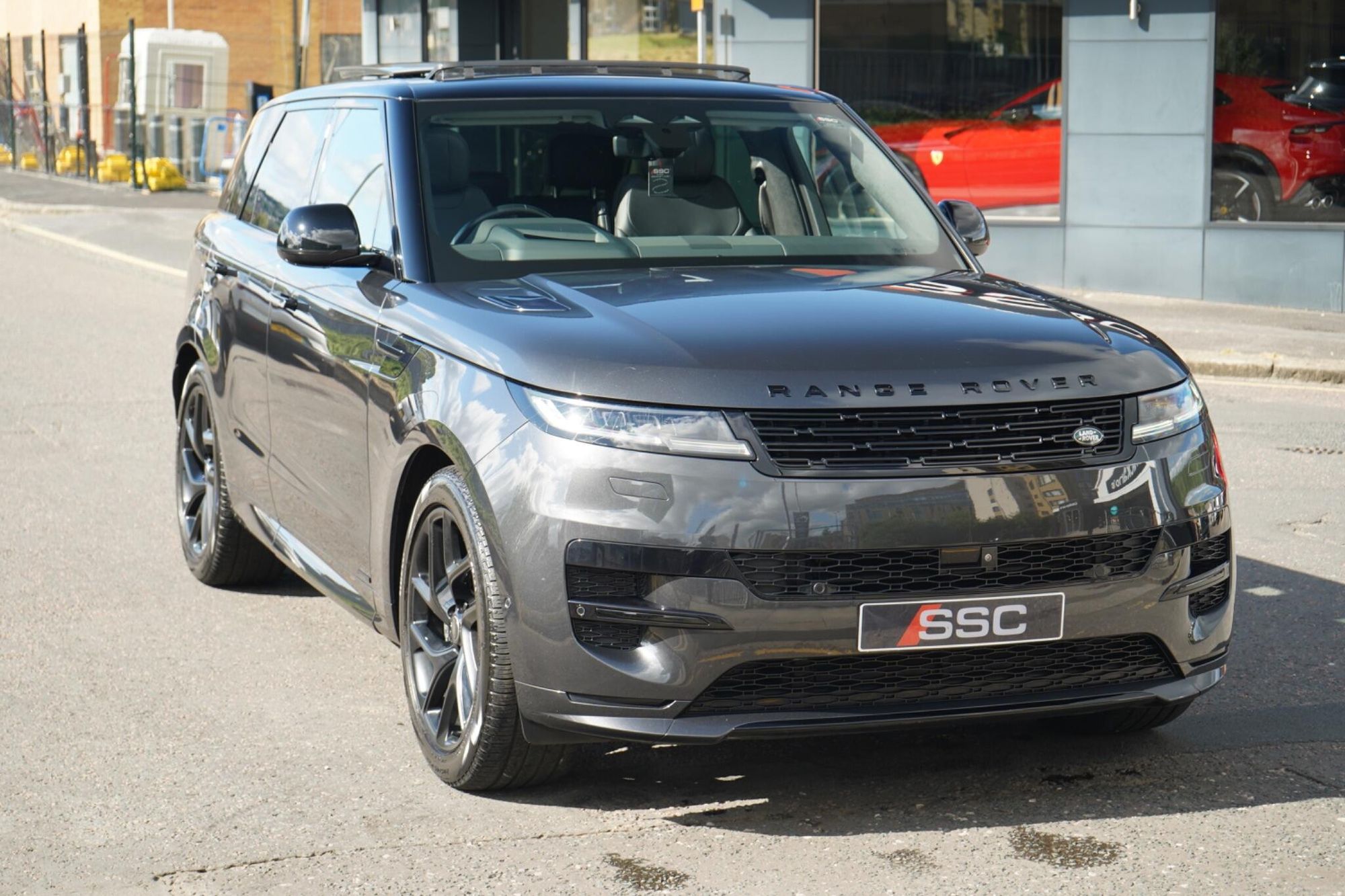 LAND ROVER RANGE ROVER SPORT DIESEL ESTATE 3.0 D350 Autobiography 5dr Auto for sale UK - Slide 5