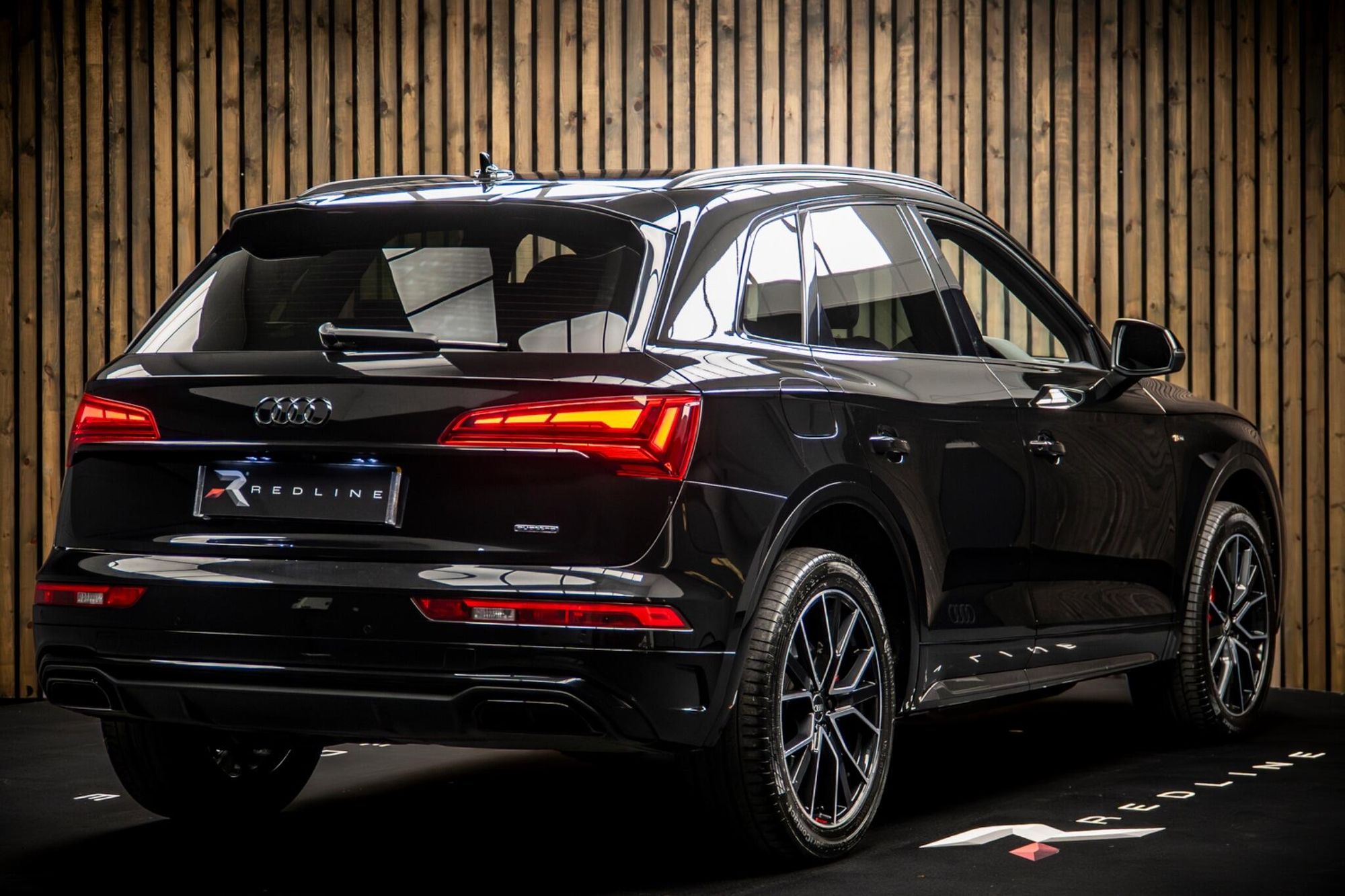 AUDI Q5 ESTATE SPECIAL EDITIONS 40 TDI Quattro Edition 1 5dr S Tronic for sale UK - Slide 4