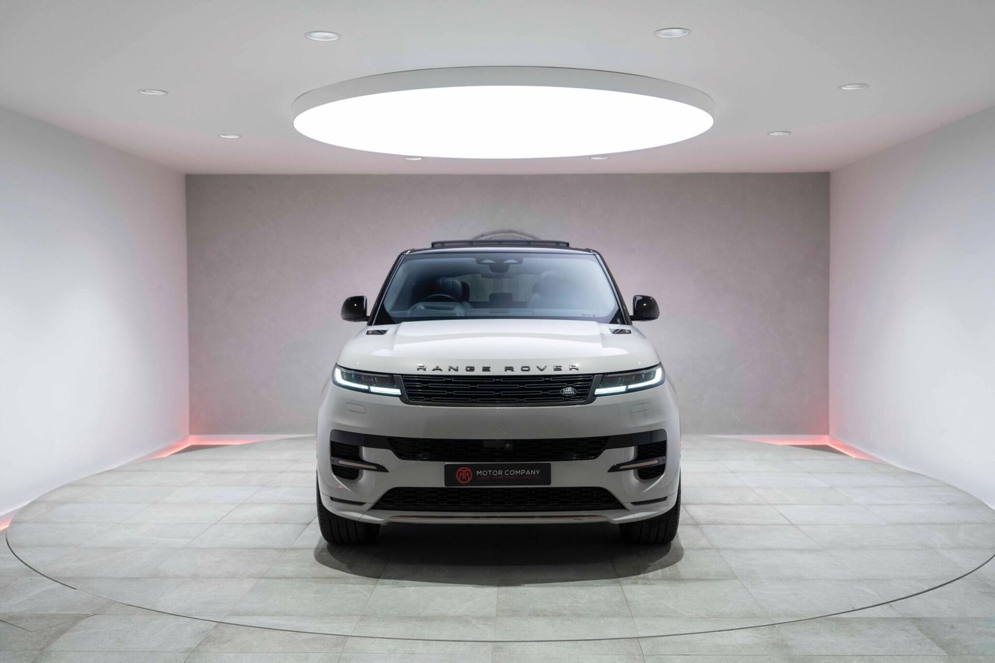 LAND ROVER RANGE ROVER SPORT ESTATE 4.4 P530 V8 Autobiography 5dr Auto for sale UK - Slide 9
