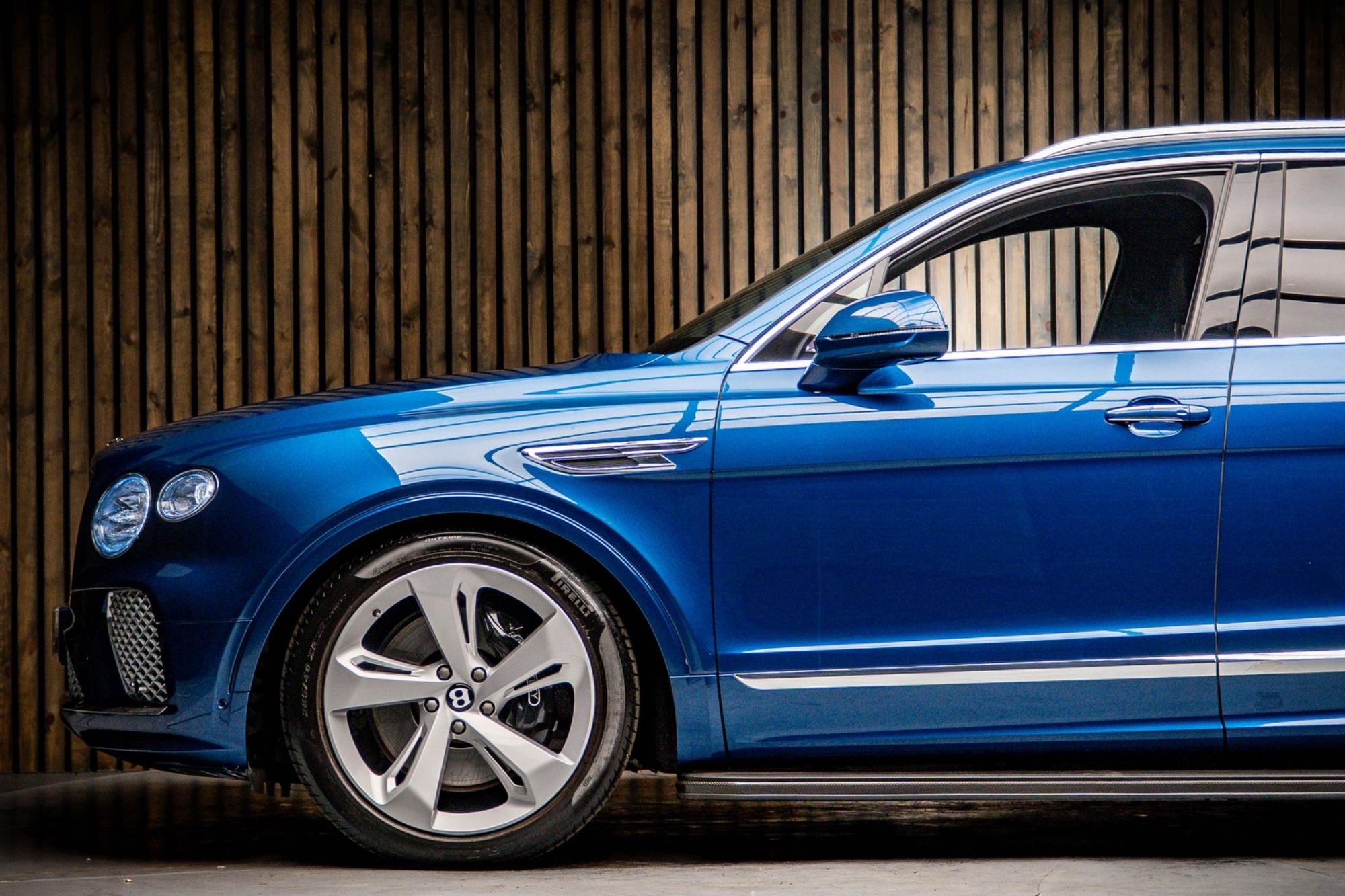 BENTLEY BENTAYGA ESTATE 4.0 V8 5dr Auto for sale UK - Slide 8