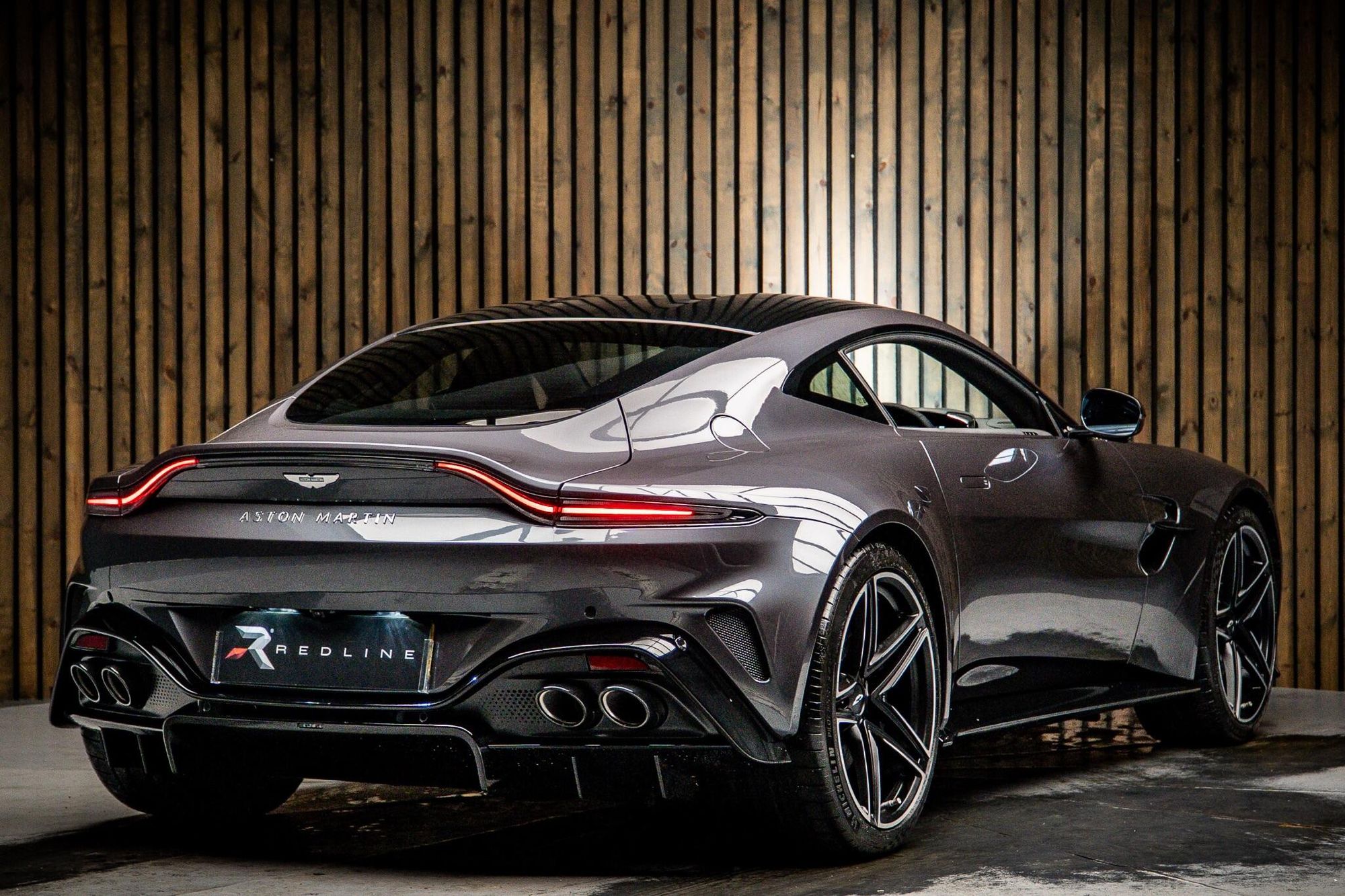 ASTON MARTIN VANTAGE COUPE V8 2dr Auto for sale UK - Slide 4