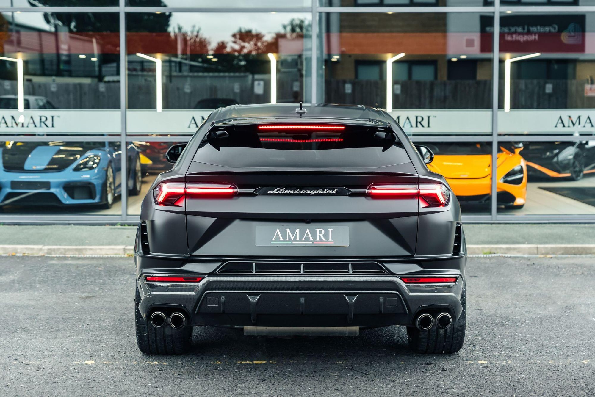 LAMBORGHINI URUS ESTATE 4.0T FSI V8 Performante 5dr Auto for sale UK - Slide 8