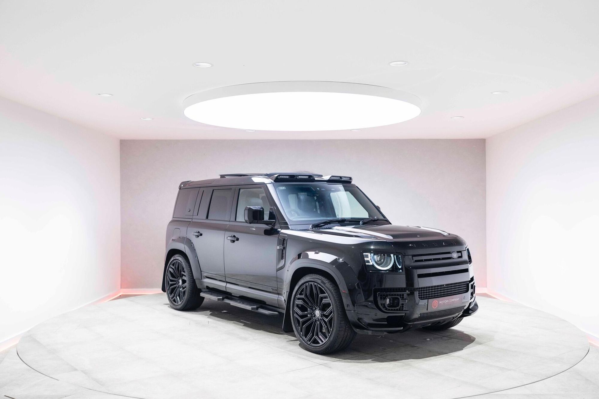 LAND ROVER DEFENDER ESTATE 5.0 P525 V8 110 5dr Auto for sale UK - Slide 10